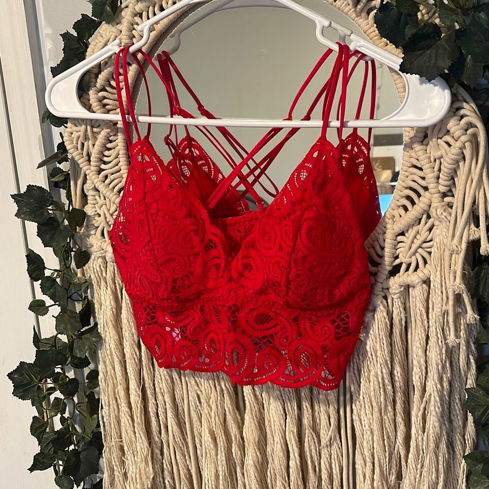 Pink Victoria’s Secret lace bralette￼ xs